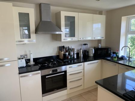 2 bedroom apartment to rent - Photo 5