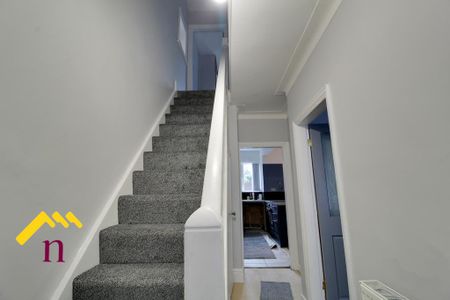 3 bedroom semi-detached house to rent - Photo 3