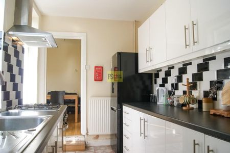 3 bedroom terraced house to rent - Photo 3