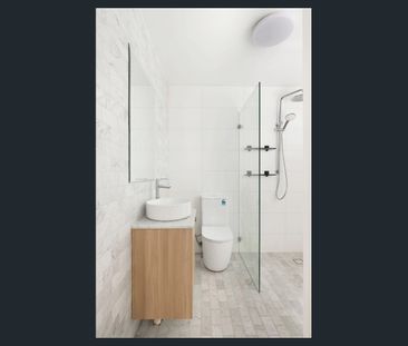 Well priced! light-filled courtyard apartment - Photo 2