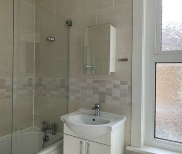 3 Bed Semi-Detached House, Highworth Road, N11 - Photo 4