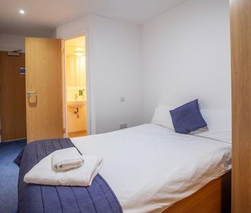 1 bedroom in a house share to rent - Photo 3
