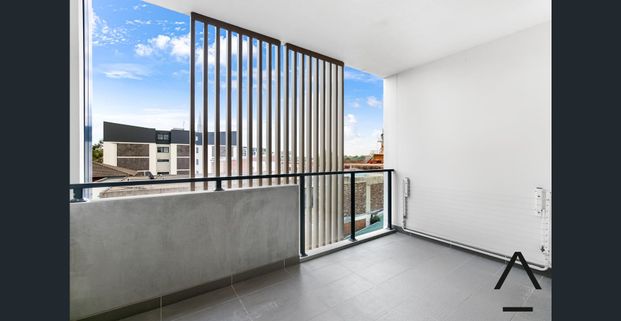Modern and Convenient Urban Sanctuary in the Heart of Marrickville - Photo 1