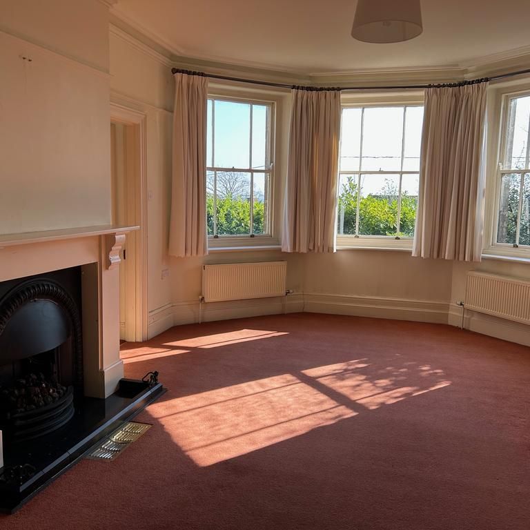 6 bedroom detached house to rent - Photo 1