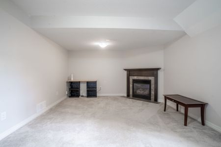 For Lease - 712 Brian Good Avenue, Blossom Park - Airport and Area, Ontario - Photo 2
