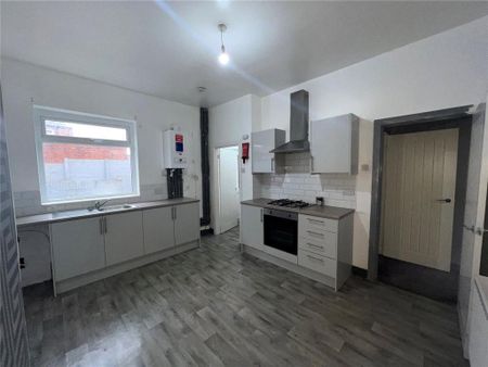 2 bedroom terraced house to rent - Photo 2
