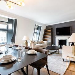 Luxury 3-Bedroom Apartment in Mayfair - Photo 1