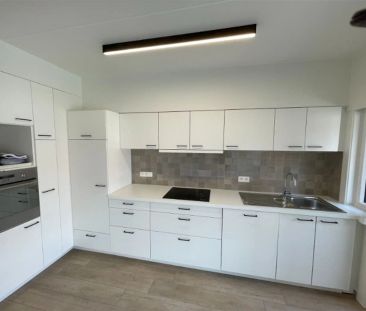 Vernieuwd modern appartement met terras en garage - Foto 6