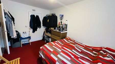2 bedroom flat to rent - Photo 4