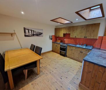 2 bedroom barn conversion to rent - Photo 6