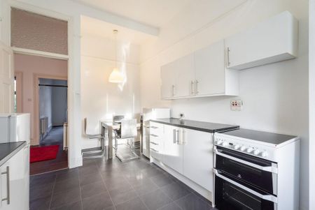 2 bedroom flat to rent - Photo 5