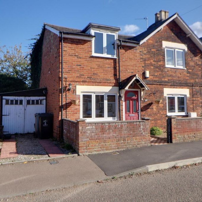 3 bedroom semi-detached house to rent - Photo 1