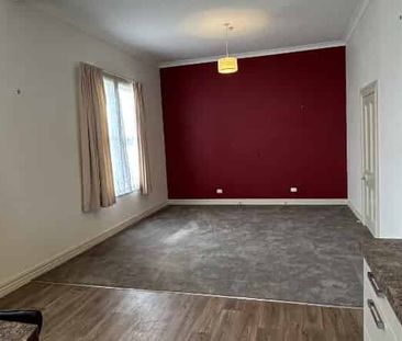 Spacious Character Home with Open-Plan Living and Modern Features - Photo 1