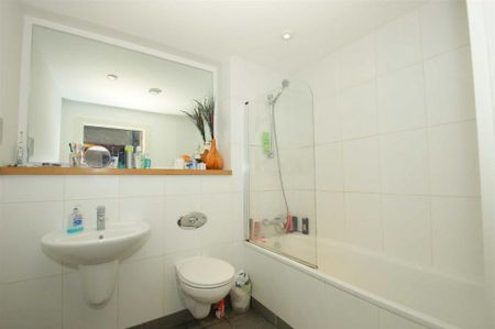 1 bedroom apartment to rent - Photo 4