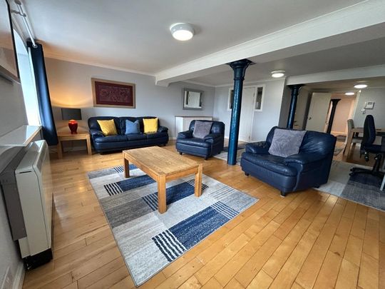 2 bedroom flat to rent - Photo 1