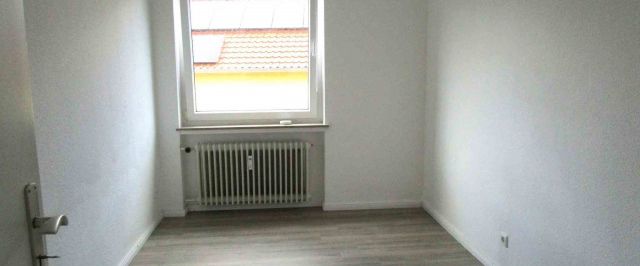 Helle 4-Zimmer-Wohnung im 1.OG mit Loggia in Donnerschwee - Photo 1