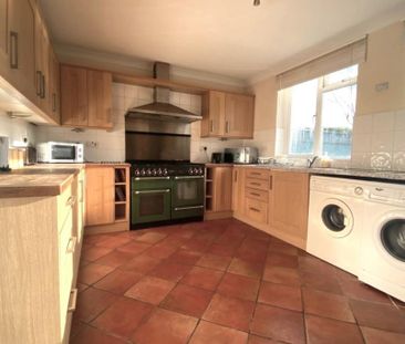 6 bedroom semi-detached house to rent - Photo 5