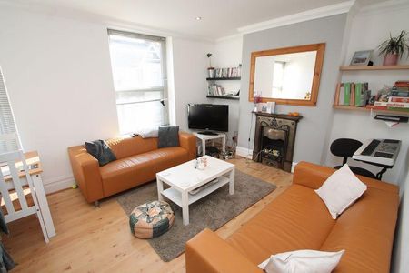 3 bedroom apartment to rent - Photo 4