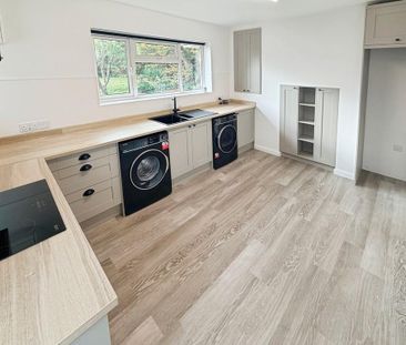 3 bedroom detached bungalow to rent - Photo 5