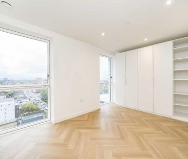 3 bedroom flat to rent - Photo 4