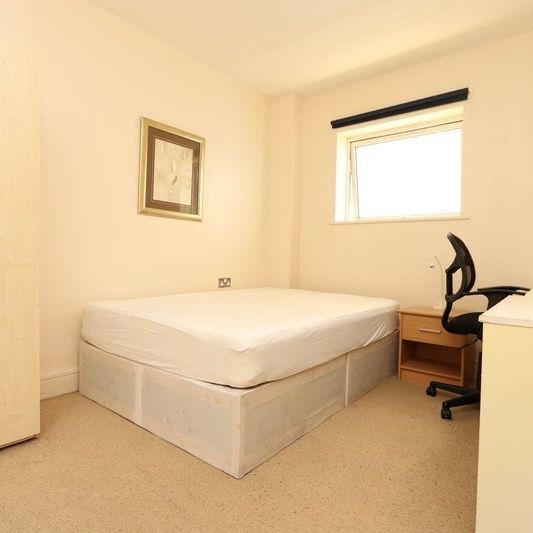 Room in a Shared Flat, Cedar Court, SE1 - Photo 1