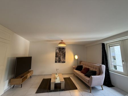 Modern, newly renovated 3.5-room furnished apartment in the heart of Zurich - Photo 5