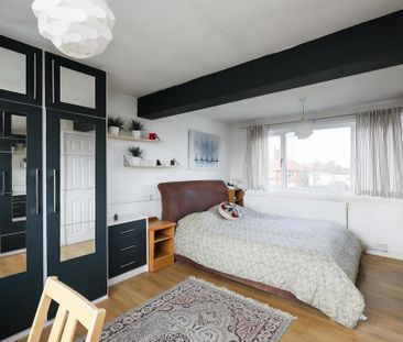 4 bedroom terraced house to rent - Photo 4