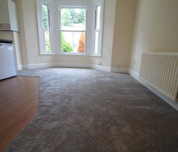 1 bedroom apartment to rent Garlands Road, Redhill, Surrey, RH1 - Photo 1