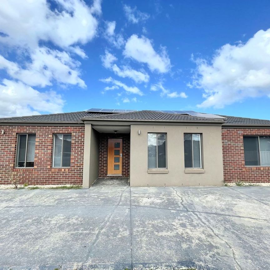 1/6 Corrib Court, Melton West, VIC 3337 - Photo 1