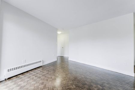 Lakeshore Apartments - Photo 4