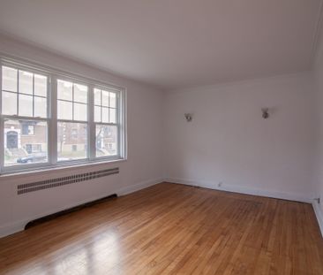 4745 Queen Mary Road - Photo 3