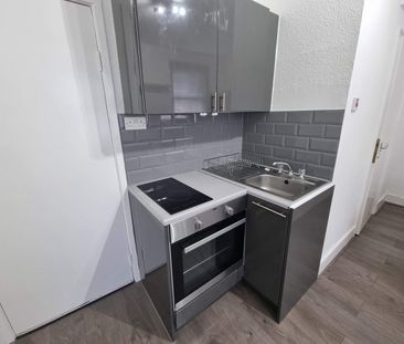 Studio Flat, Benwell Road, N7 - Photo 1