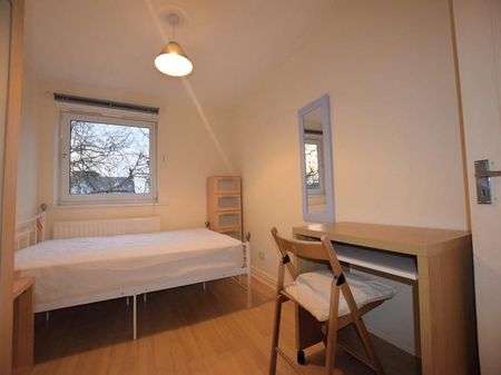 3 Bedroom Apartment Available Arranging tenancy - Photo 4