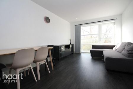 2 bedroom apartment to rent - Photo 4