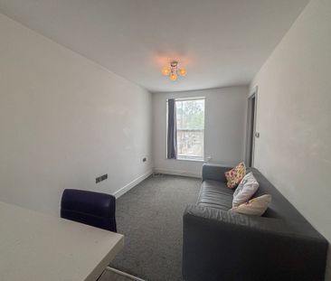 1 bed flat to rent in Warwick Road, Kenilworth, CV8 - Photo 2