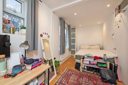 3 bedroom flat to rent - Photo 5