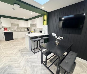 1 bedroom in a house share to rent - Photo 2