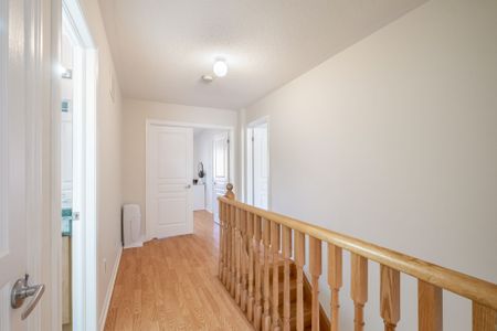 For Lease - 8 Stookes Crescent, Richmond Hill, Ontario - Photo 2