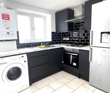 Three bedroom Ground Floor Annex Flat to rent- ideal for working pr... - Photo 3