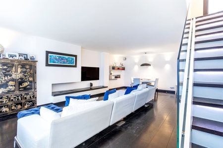 3 bedroom mews to rent - Photo 4