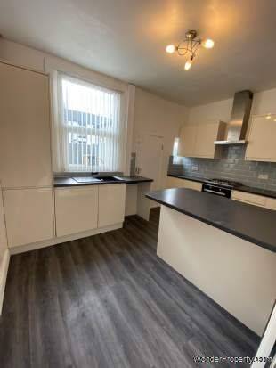 2 bedroom property to rent in Bolton - Photo 2