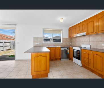 2/4 Millewa Way, Wyndham Vale, Vic 3024 - Photo 6