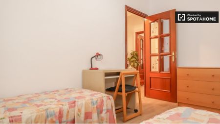 madrid, Community of Madrid 28017 - Photo 2