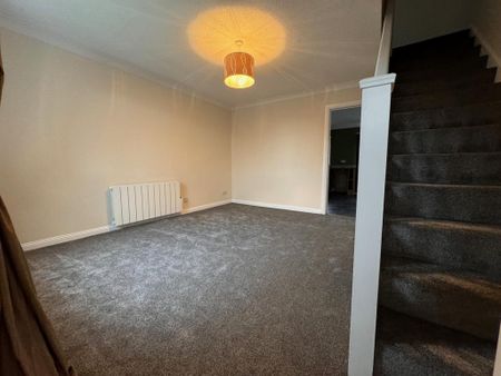 2 bedroom terraced house to rent - Photo 2