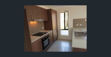 Immaculate Living Nestled in the Peregian Springs Ridges Estate - Photo 5