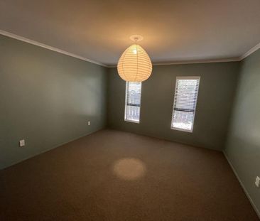 Fully Renovated Merrilands home - Photo 4