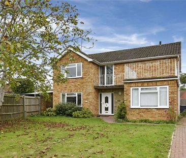 A spacious family home located in the heart of Flackwell Heath on a... - Photo 1