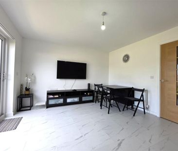 2 bedroom semi-detached house to rent - Photo 4