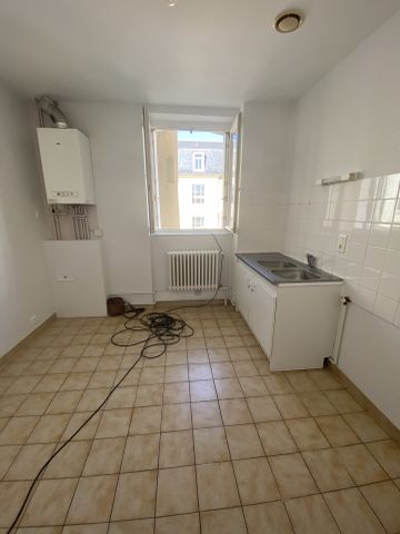Location Appartement 3 pièces 61m² LE CREUSOT 71200 - Photo 2