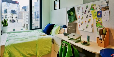 Signature Studio-Double Bed with Street View - Photo 2